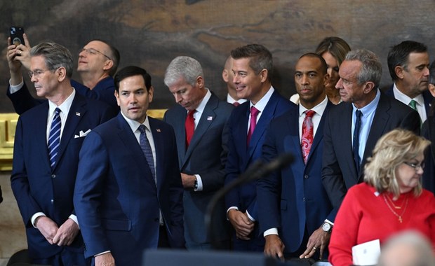 Miliarderzy, biznesmeni, telewizyjni celebryci. Nowy gabinet Trumpa