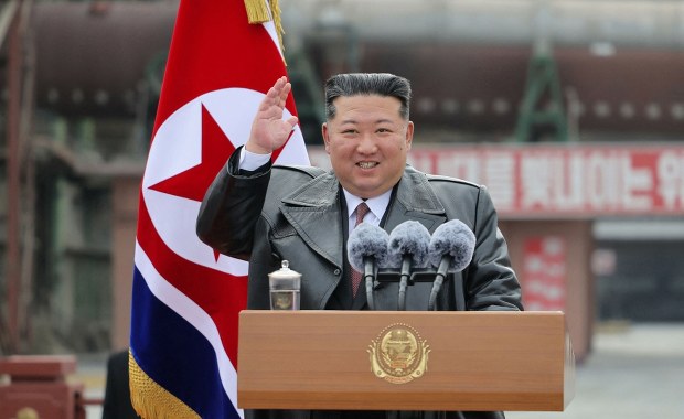 Miliardy dolarów. Tyle Kim zarabia na wsparciu Rosji