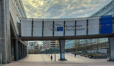 Miliardy euro dla Ukrainy m.in. na zakup uzbrojenia. To nie musi być sprzęt z USA