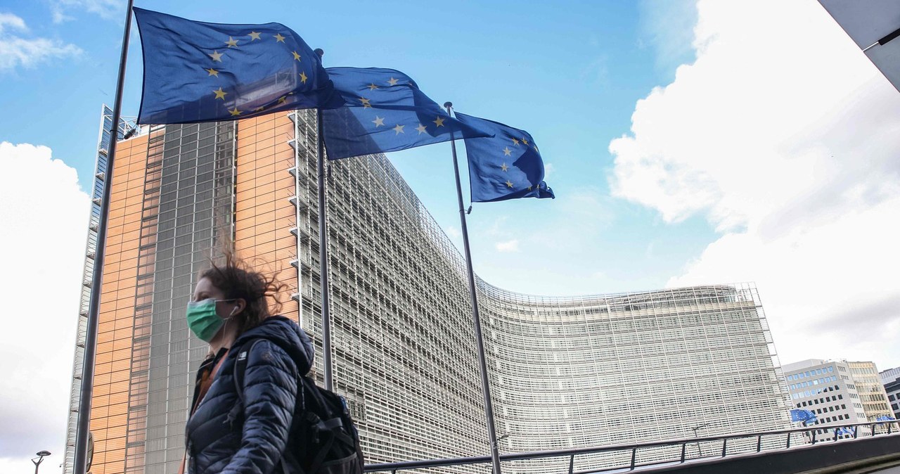 Miliardy euro już w Portugalii, Luksemburgu i Belgii. Nz. zdjęciu siedziba Komisji Europejskiej w Brukseli /AFP