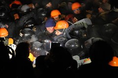 Milicja wkroczyła na Majdan Niepodległości