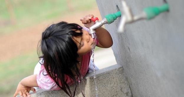 Milion ludzi w Europie nie ma dostępu do wody pitnej /Deutsche Welle