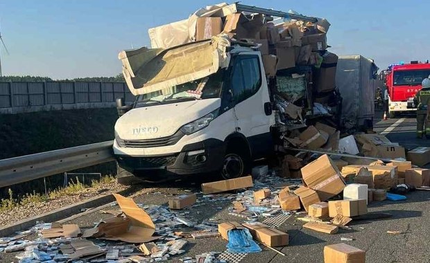 Milion nielegalnych papierosów rozrzuconych na trasie szybkiego ruchu