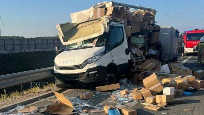 Milion nielegalnych papierosów rozrzuconych na trasie szybkiego ruchu