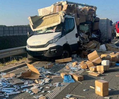 Milion nielegalnych papierosów rozrzuconych na trasie szybkiego ruchu