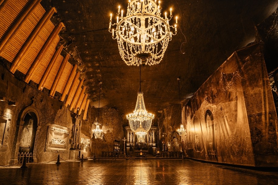 Milion turystów odwiedziło już kopalnię w Wieliczce /Shutterstock
