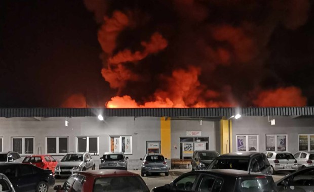 Milionowe straty po pożarze w fabryce opon w Dębicy