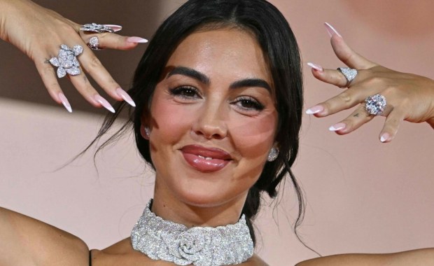 Miliony na palcach. Narzeczona Ronaldo olśniewa luksusem