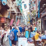 Miliony turystów we Włoszech. Komercja zabije Neapol? 