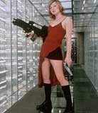 Milla Jovovich w filmie "Resident Evil" /