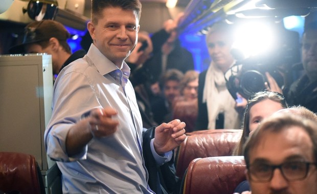 Miller i Palikot mają przeprosić Petru za „człowieka wynajętego przez banki” 