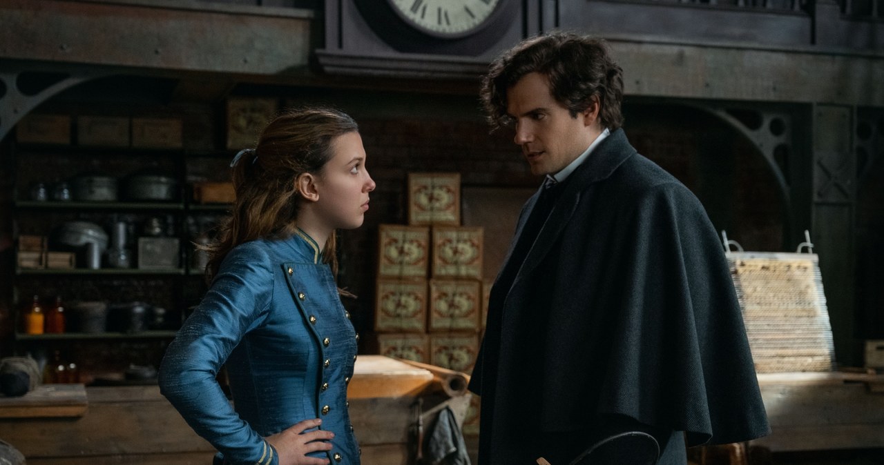 Millie Bobby Brown i Henry Cavill w filmie "Enola Holmes 2" /Netflix /materiały prasowe