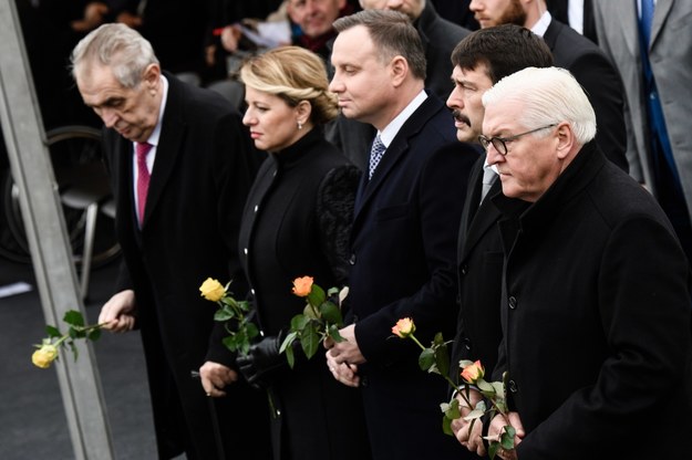 Milos Zeman,  Zuzana Czaputova,  Andrzej Duda, Janos Ader i Frank-Walter Steinmeier podczas uroczystości związanych z rocznicą upadku muru berlińskiego /Clemens Bilan /PAP/EPA