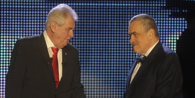 Milosz Zeman i Karel Schwarzenberg /FILIP SINGER /PAP/EPA