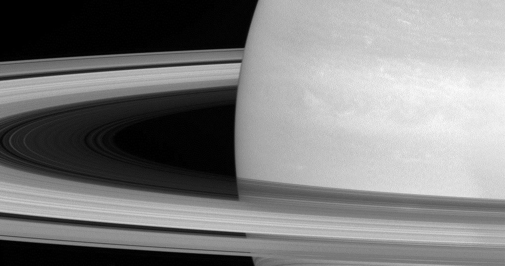 Mimas i pierścienie Saturna /NASA