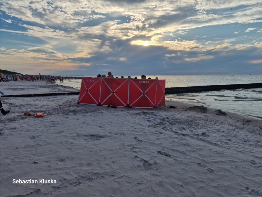 Mimo akcji służb, nie udało się uratować życia 39-latka /Sebastian Kluska /