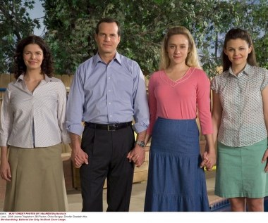 Mimo iż agencja aktorska zajmująca się interesami Sevigny sprzeciwiała sie jej występowi w "Brown Bunny", nie przeszkodziło to aktorce kontynuować kariery na różnych polach filmowej działalności. W 2004 roku oglądaliśmy ją w drugoplanowej roli w komedii Woody'ego Allena "Melinda i Melinda".

W 2006 roku Sevigny otrzymała propozycję występu w serialu HBO "Trzy na jednego" (na zdjęciu), opowiadającego historię nietypowej mormońskiej rodziny. W 2010 roku za kreację niepokornej i ambitnej Nicolette otrzymała Złoty Glob w kategorii "najlepsza rola drugoplanowa".