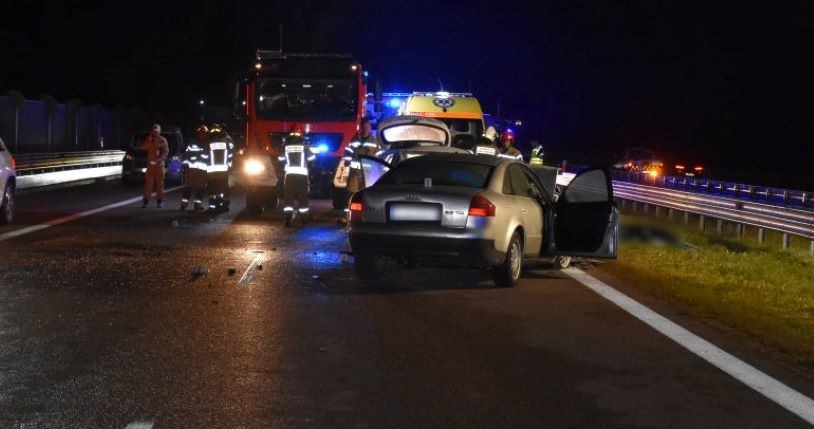 Mimo podjętej reanimacji życia 42-latka nie udało się uratować. 86-latek trafił natomiast do szpitala. / KPP Jarosław /