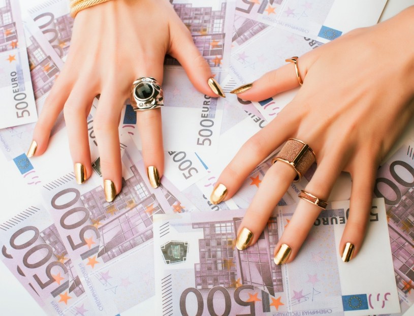"Mimo sporej kwoty na koncie uważaj na wydatki ". Wróżka Anne ostrzega jeden znak zodiaku 