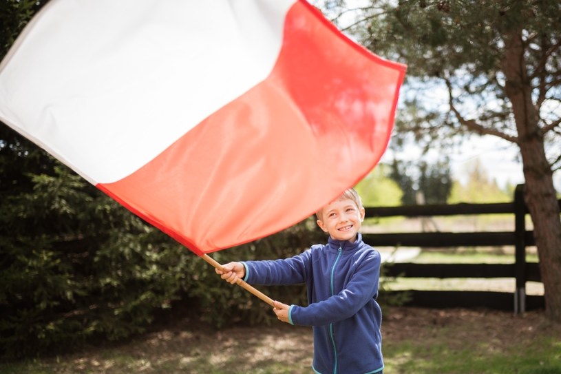 Mimo że 2 maja 2022 r. przypada Dzień Flagi Rzeczypospolitej Polskiej, ustawowo nie jest to dzień wolny od pracy /123RF/PICSEL