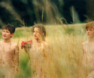 Mimo że na kinowym ekranie zadebiutowała już w 1996 roku w "Grach ulicznych" Krzysztofa Krauzego - miała wówczas zaledwie 10 lat - o Oldze Frycz zrobiło się głośno dopiero 5 lat później za sprawą nominacji do Polskiej Nagrody Filmowej. Na wyróżnienie to zapracowała sobie dwóm drugoplanowym kreacjom w "Weiserze" (na zdjęciu) Wojciecha Marczewskiego i w "Bożych skrawkach" Yurka Bogayevicza.