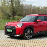 Mini Aceman Mini Aceman JCW ma 258 KM i jeździ jak gokart. Czar pryska w trasie