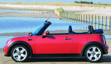MINI One Convertible and MINI Cooper Convertible - first official pictures