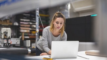 Minimalizm w biznesie – dlaczego prosta wizytówka buduje najlepszy wizerunek?