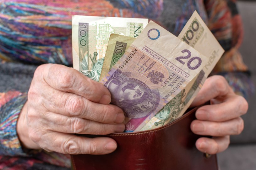 Minimalna emerytura w marcu 2023 roku sięgnie poziomu 1500 zł? Zdj. ilustracyjne /123RF/PICSEL