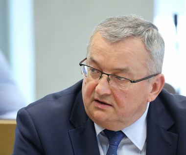 Minister Adamczyk apeluje do kontrolerów ruchu lotniczego 