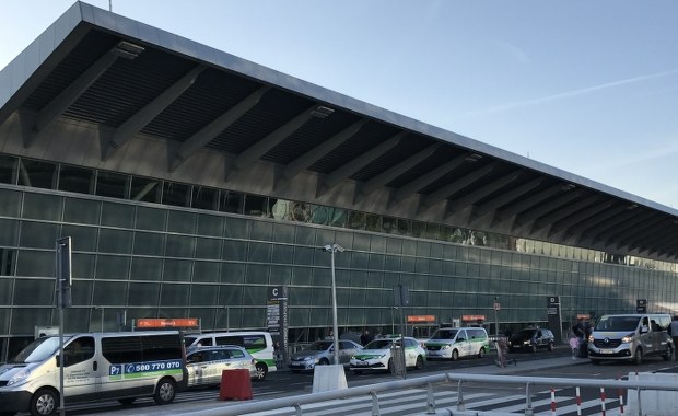 Minister Adamczyk: Trwają analizy ws. przyszłości lotniska Chopina