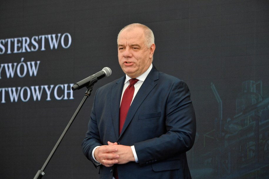 Minister aktywów państwowych Jacek Sasin /	Marcin Bielecki   /PAP