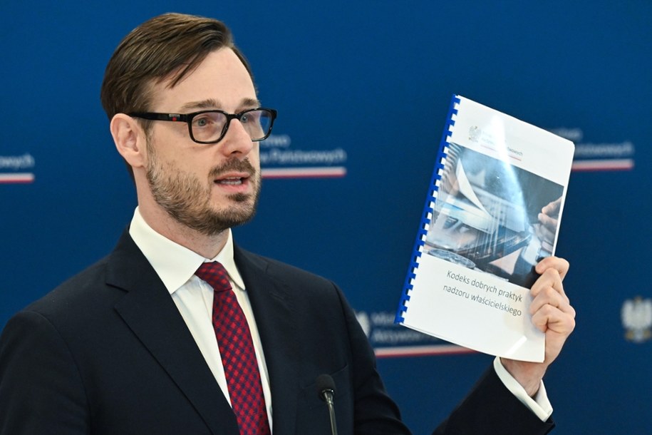 Minister aktywów państwowych Jakub Jaworowski podczas konferencji prasowej w siedzibie Ministerstwa Aktywów Państwowych w Warszawie /Radek Pietruszka /PAP