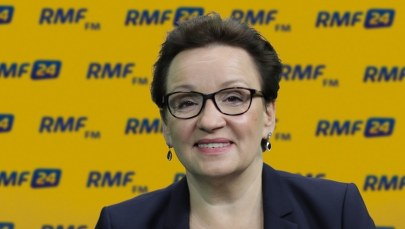 Minister Anna Zalewska: Szkoła jest żywym organizmem. Dwuzmianowość? Dostrzegamy ten problem