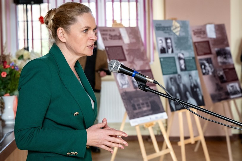 Minister Barbara Nowacka wskazała, kiedy nauczyciele zobaczą na swoich kontach podwyżki /PAP/Tytus Żmijewski /PAP