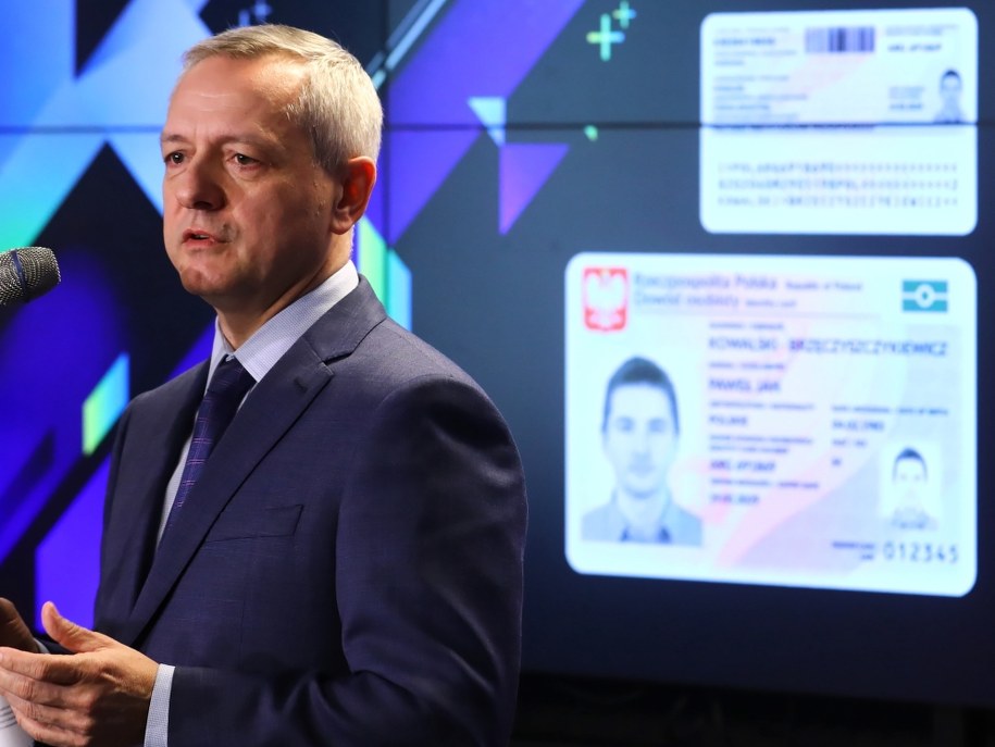 Minister cyfryzacji Marek Zagórski podczas konferencji prasowej poświęconej wdrożeniu dowodu osobistego z warstwą elektroniczną /Rafał Guz /PAP