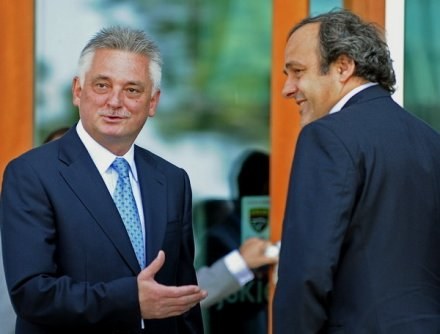 Minister Drzewiecki i prezydent UEFA Michel Platini. /AFP