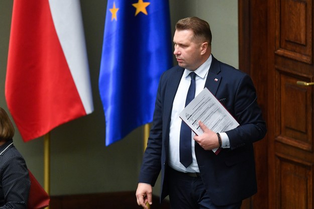 Minister edukacji i nauki Przemysław Czarnek na sali plenarnej podczas posiedzenia Sejmu w Warszawie - 29 września 2022 r. /Radek Pietruszka /PAP