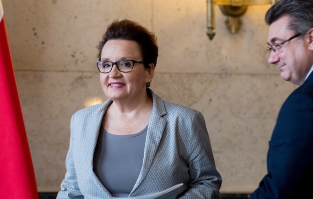 Minister edukacji narodowej Anna Zalewska (L) /Andrzej Grygiel /PAP