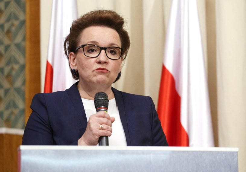 Nowoczesna Żądamy dymisji minister edukacji fakty.interia.pl