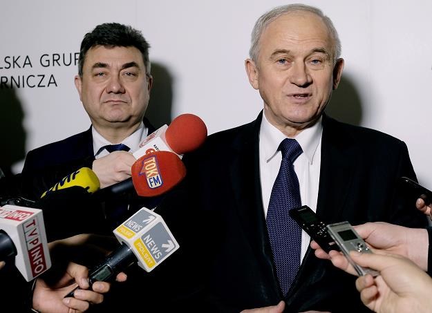 Minister energii Krzysztof Tchórzewski (P) i sekretarz stanu Grzegorz Tobiszowski (L) /PAP