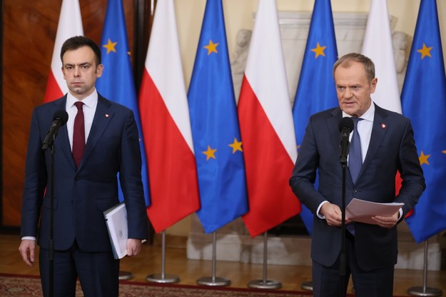 Minister finansów Andrzej Domański i premier Donald Tusk /	Leszek Szymański   /PAP