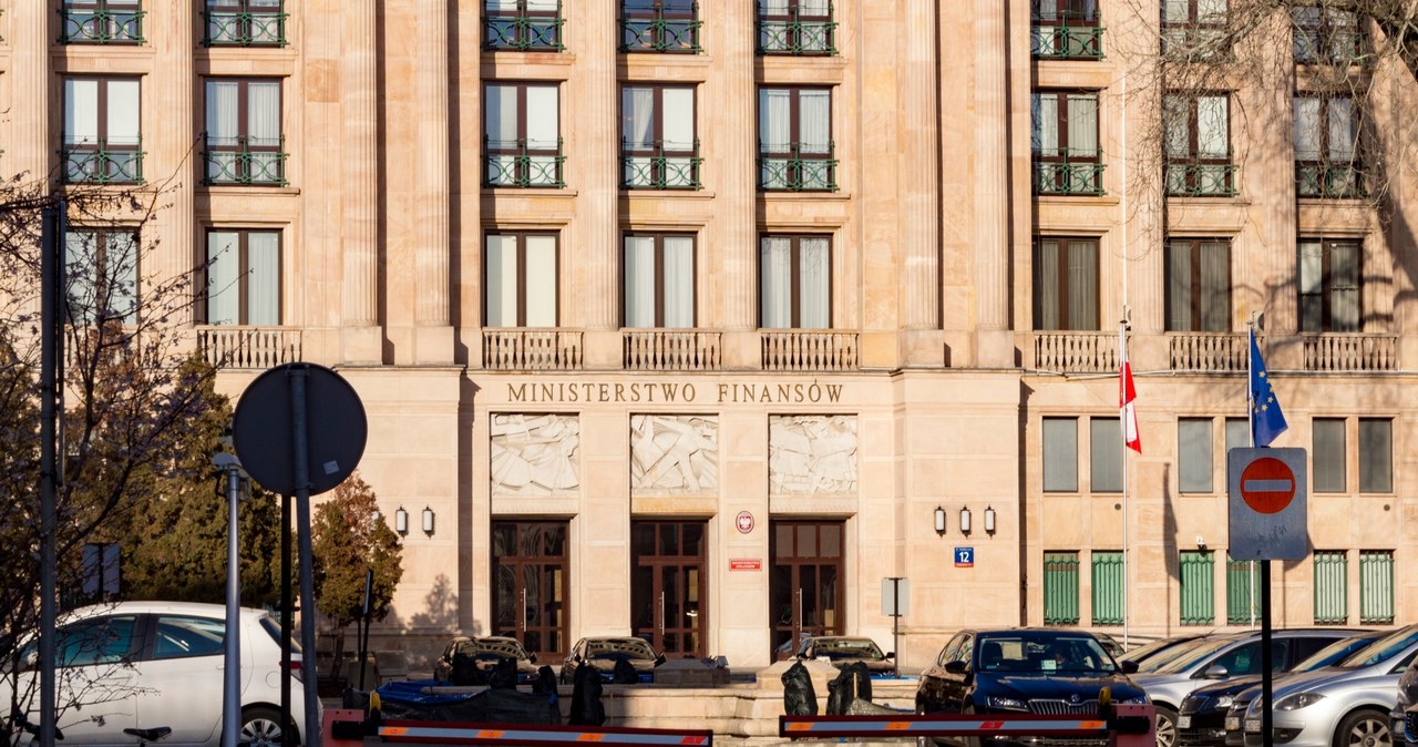 Minister finansów Andrzej Domański kompletuje ekipę resortu. Dołączy do niej Jurand Drop (w randze wiceministra). Na zdj. siedziba Ministerstwa Finansów /123RF/PICSEL