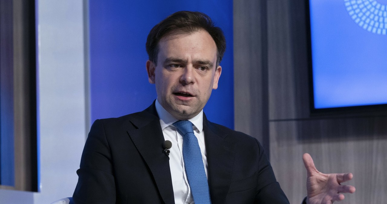 Minister finansów Andrzej Domański zapewnia, że rząd stara się mobilizować inwestycje sektora prywatnego /Jose Luis Magana / Associated Press /Reporter