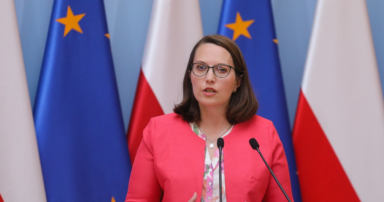 Minister finansów Magdalena Rzeczkowska powiedziała, że wzrost deficytu budżetowego w 2023 r. wyniesie 24 mld zł. / 	Paweł Supernak   /PAP