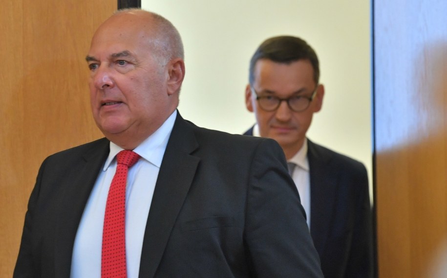 Minister finansów Tadeusz Kościński i premier Mateusz Morawiecki /Radek Pietruszka /PAP