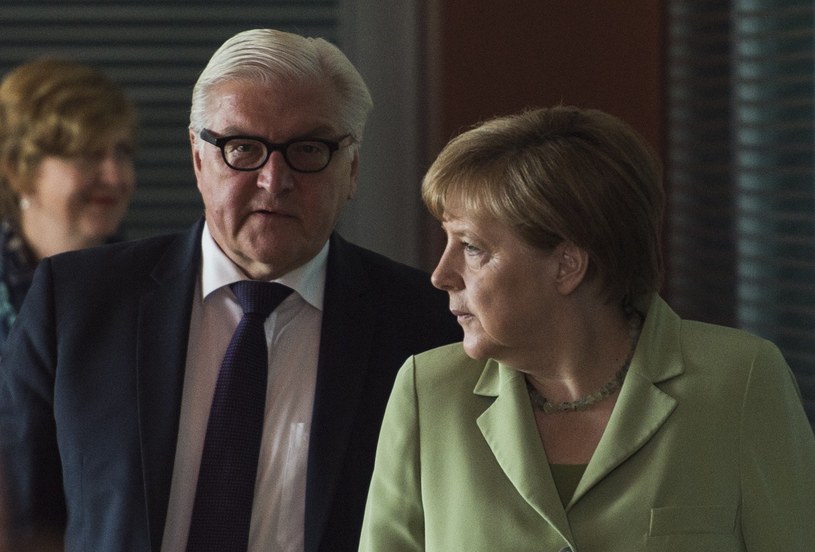 Minister Frank-Walter Steinmeier i kanclerz Angela Merkel /AFP