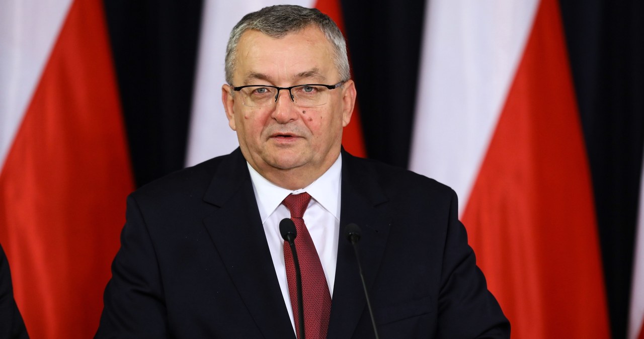 Minister infranstruktury Andrzej Adamczyk /Rafał Guz /PAP