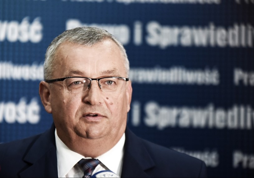 Minister infrastruktury Andrzej Adamczyk /M.Lasyk /Reporter