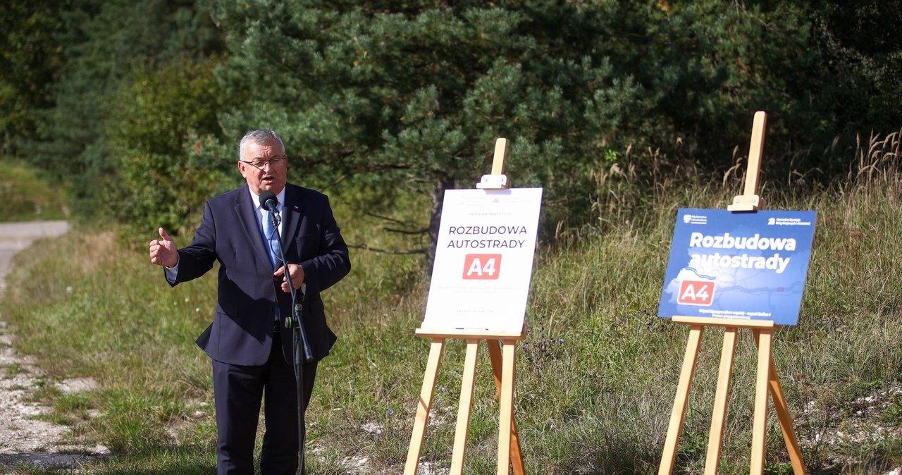 Minister infrastruktury Andrzej Adamczyk /	Łukasz Gągulski /PAP